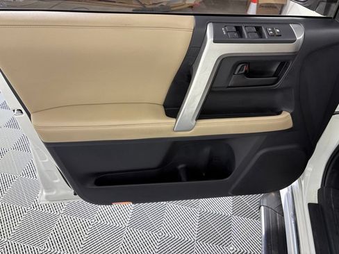 Used 2013 Toyota 4Runner Limited AWD/4WD image 15