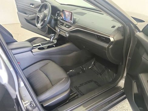 Used 2024 Nissan Altima 2.5 SV FWD image 26