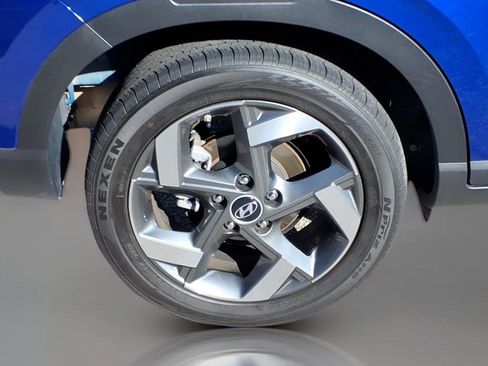 Used 2025 Hyundai Venue Limited image 6