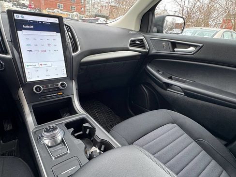 Used 2023 Ford Edge SE image 18