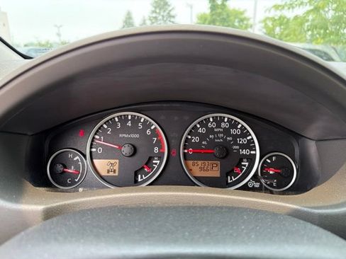 Used 2010 Nissan Pathfinder LE w/ Navigation Pkg AWD/4WD image 20