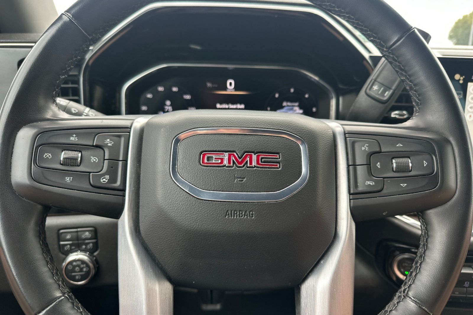 Used 2025 GMC Sierra 1500 SLT RWD image 33
