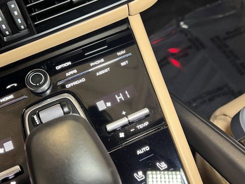 Used 2022 Porsche Cayenne S image 45