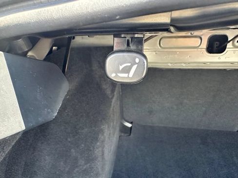 Used 2024 MAZDA MAZDA3 s FWD image 25