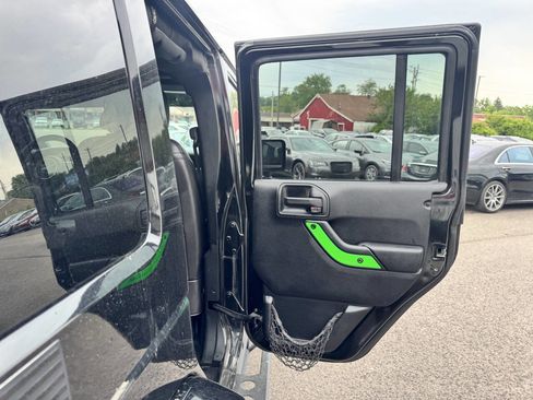 Used 2014 Jeep Wrangler Unlimited Rubicon w/ Dual Top Group AWD/4WD image 19