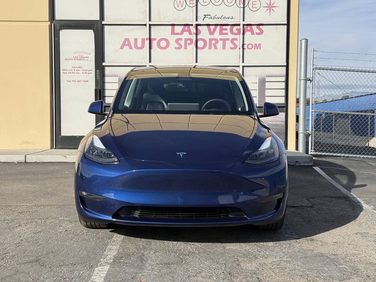 Used 2024 Tesla Model Y Long Range AWD/4WD image 3
