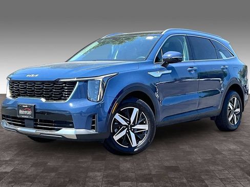 Used 2024 Kia Sorento S w/ Panoramic Sunroof Package AWD/4WD image 2