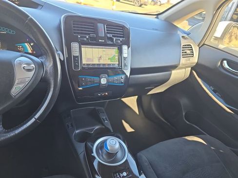 Used 2016 Nissan Leaf SV FWD image 23