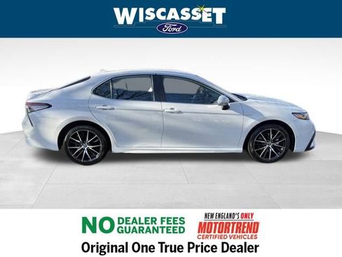 Used 2023 Toyota Camry SE image 6