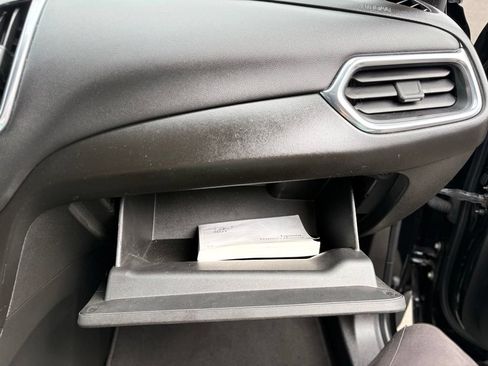 Used 2021 Chevrolet Equinox LT FWD image 23
