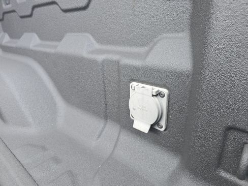 Used 2023 GMC Canyon AT4 w/ Canyon Safety Plus Package AWD/4WD image 6