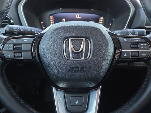 Used 2025 Honda Pilot Elite image 30