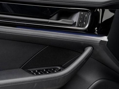 Used 2025 Porsche Panamera 4 image 8