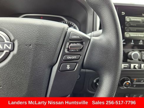 Used 2025 Nissan Frontier SV AWD/4WD image 23