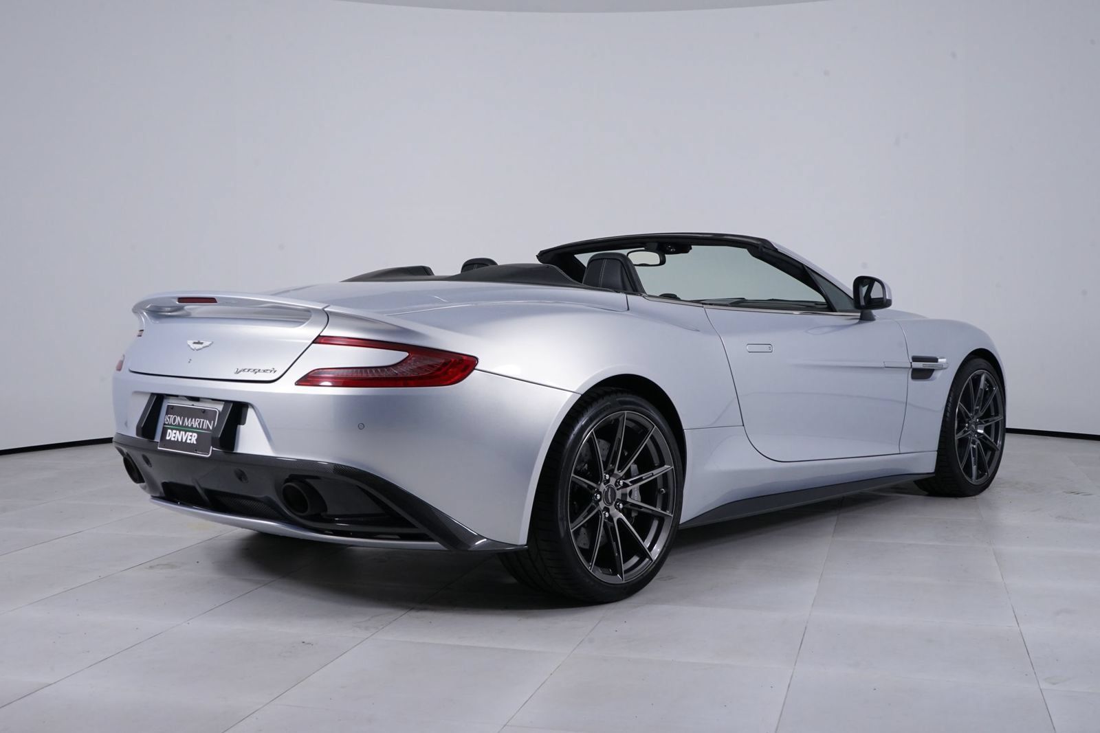 Used 2016 Aston Martin Vanquish Volante RWD image 7