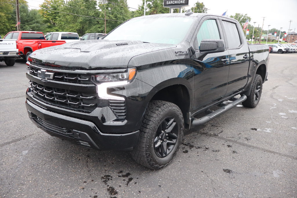 Used 2025 Chevrolet Silverado 1500 LT Trail Boss w/ Dark Appearance Package AWD/4WD image 26