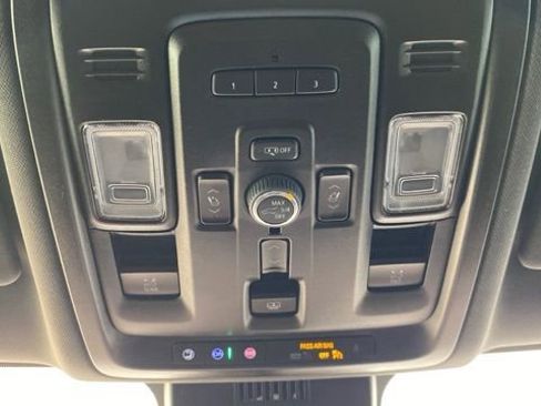 Used 2024 Chevrolet Tahoe High Country image 39