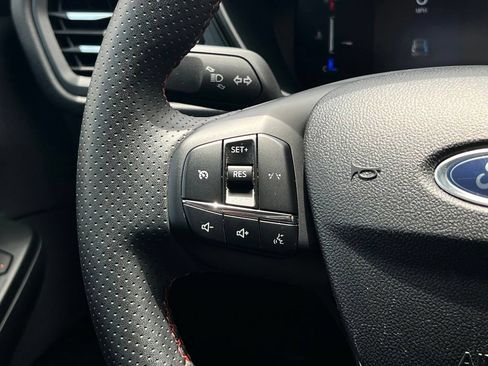 Used 2025 Ford Escape ST-Line AWD/4WD image 13