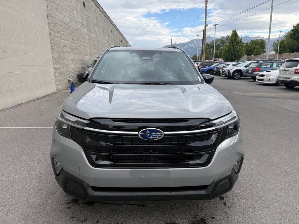 Used 2025 Subaru Forester Touring w/ Popular Package - Touring AWD/4WD image 9