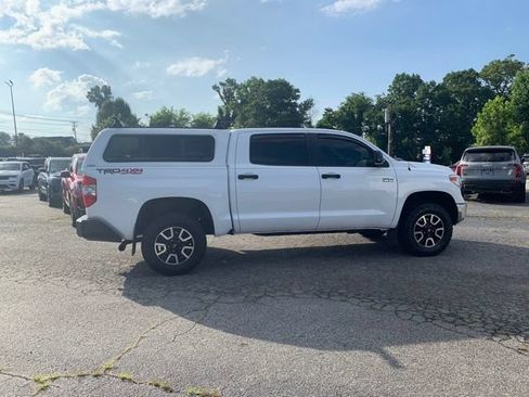 Used 2016 Toyota Tundra SR5 w/ TRD Off Road Package AWD/4WD image 11