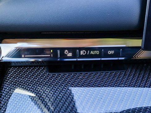 Used 2025 BMW i5 M60 w/ Executive Package image 22