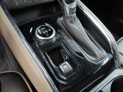 Used 2023 GMC Canyon Denali image 61