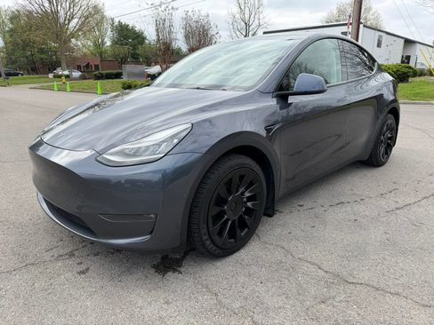 Used 2021 Tesla Model Y Long Range image 9