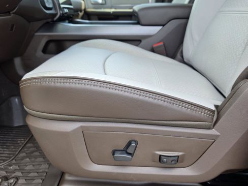 New 2026 RAM 2500 Laramie AWD/4WD image 15