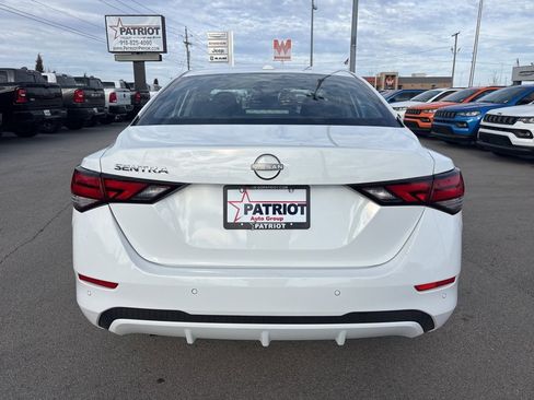 Used 2025 Nissan Sentra SV image 4
