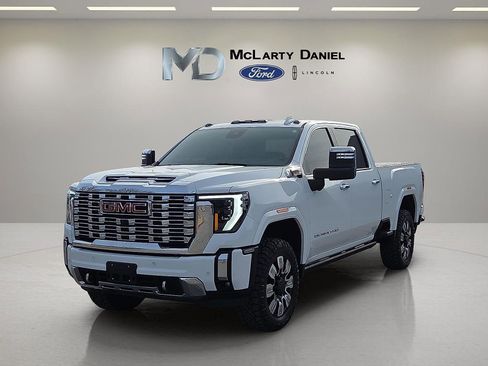 Used 2024 GMC Sierra 2500 Denali w/ Denali Reserve Package image 2