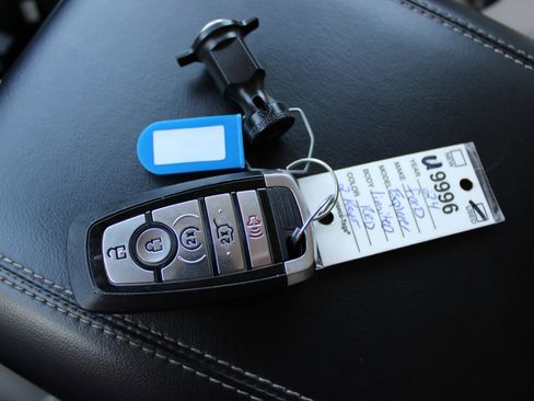 Used 2024 Ford Explorer Limited image 30