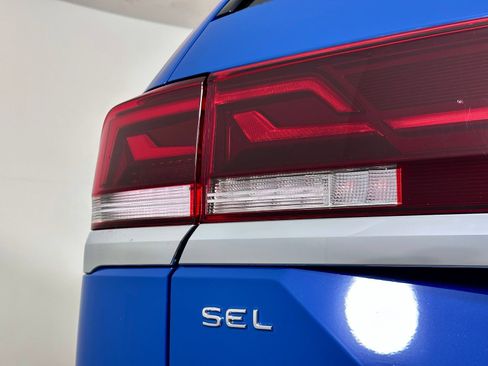 Used 2025 Volkswagen Atlas SEL Premium R-Line AWD/4WD image 16