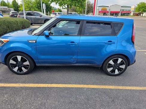 Used 2016 Kia Soul + w/ Designer's Package FWD image 9
