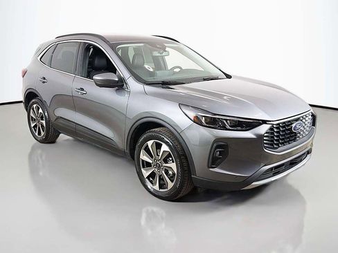 Used 2024 Ford Escape Platinum image 39