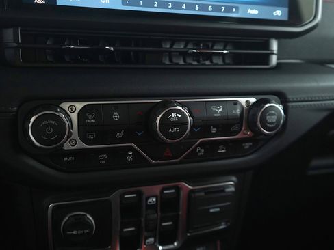 Used 2024 Jeep Wrangler Rubicon 392 image 22