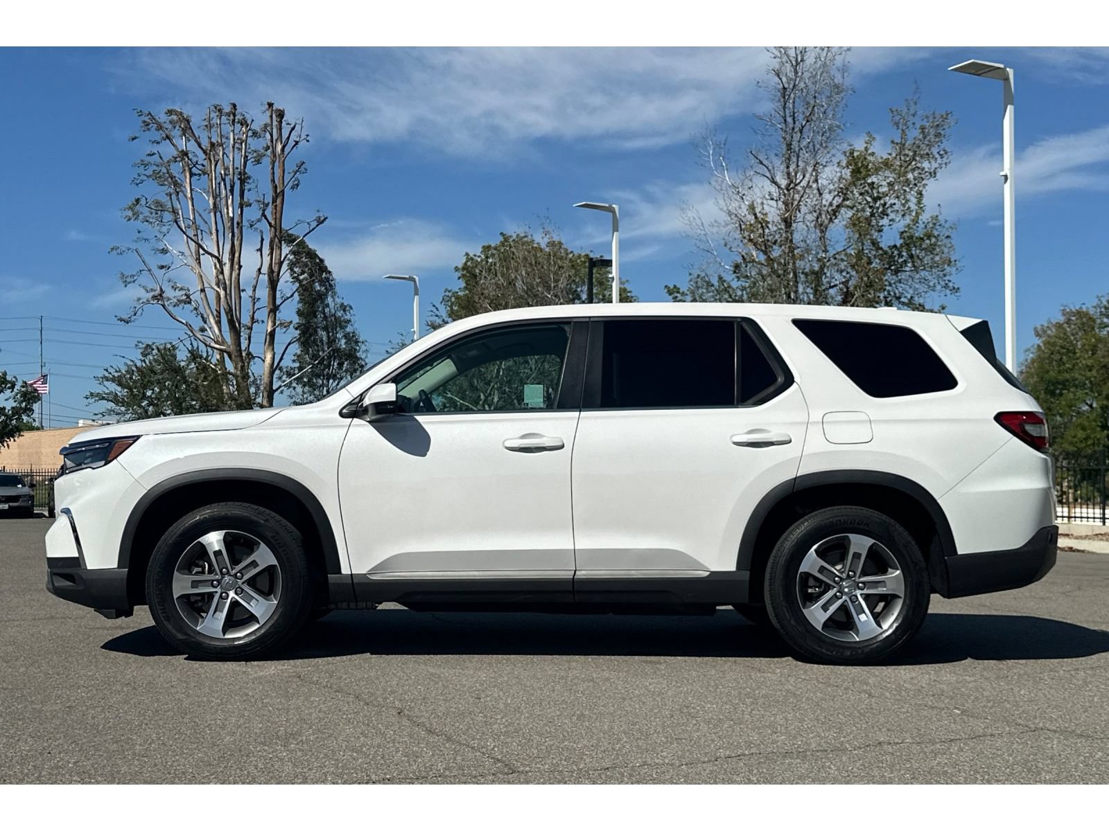 Used 2024 Honda Pilot EX-L image 2
