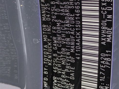 Used 2025 Toyota Camry SE image 36