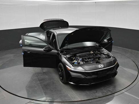 New 2026 Hyundai Elantra SEL Sport FWD image 42