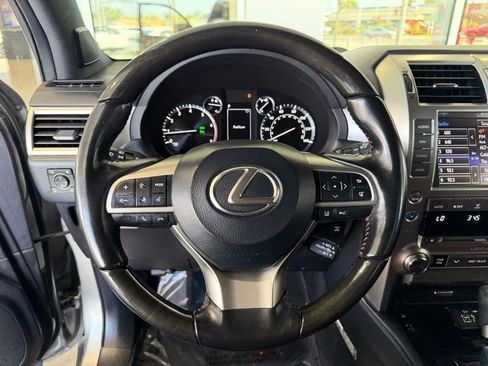 Used 2021 Lexus GX 460 Luxury w/ Sport Design Package AWD/4WD image 24