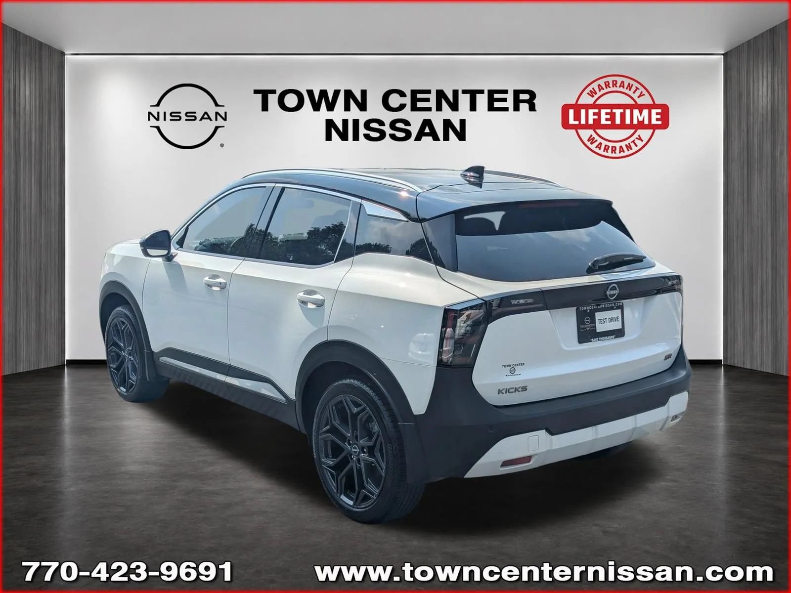 Certified 2025 Nissan Kicks SR w/ SR Premium Package FWD image 5