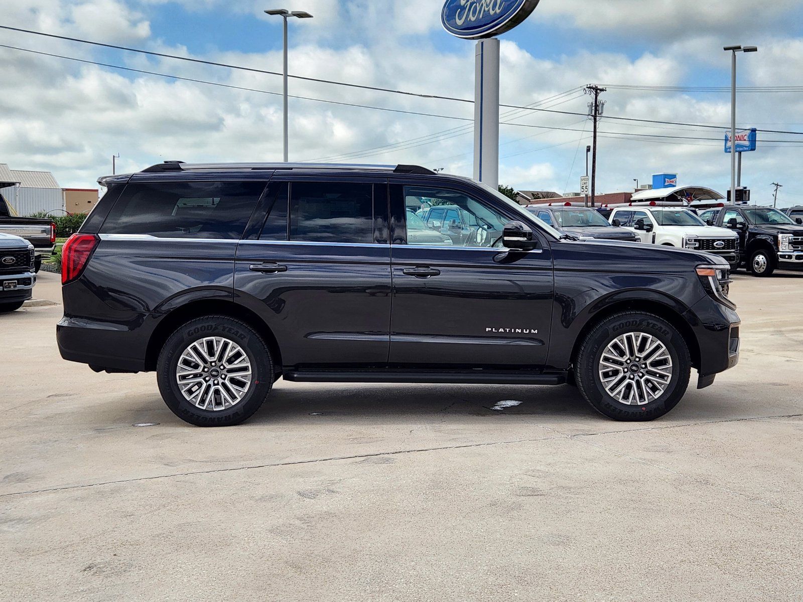 New 2026 Ford Expedition Platinum AWD/4WD image 7