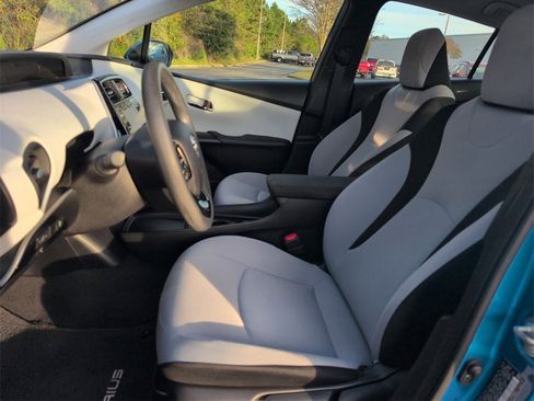 Used 2022 Toyota Prius L Eco image 13