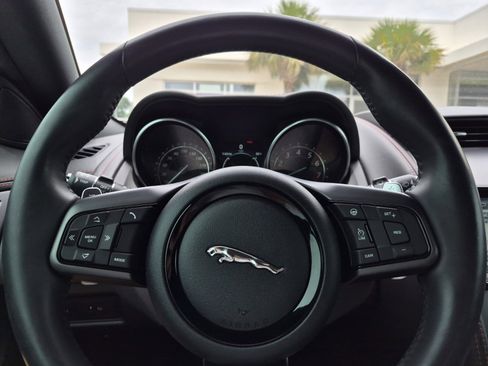 Used 2017 Jaguar F-TYPE R AWD/4WD image 21