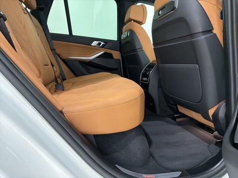 Used 2026 BMW X5 xDrive40i w/ Climate Comfort Package image 23