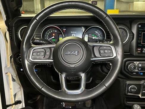 Used 2022 Jeep Wrangler Unlimited Sahara w/ Cold Weather Group image 22