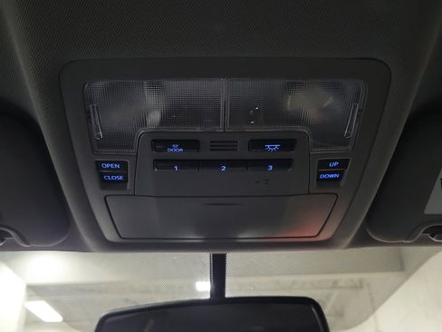 Used 2014 Toyota Highlander XLE image 38