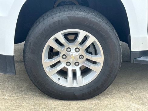 Used 2018 Chevrolet Suburban LT AWD/4WD image 5