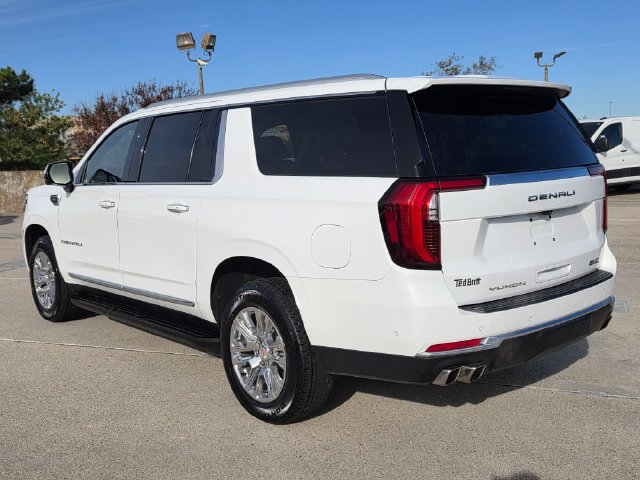Used 2025 GMC Yukon XL Denali AWD/4WD image 7