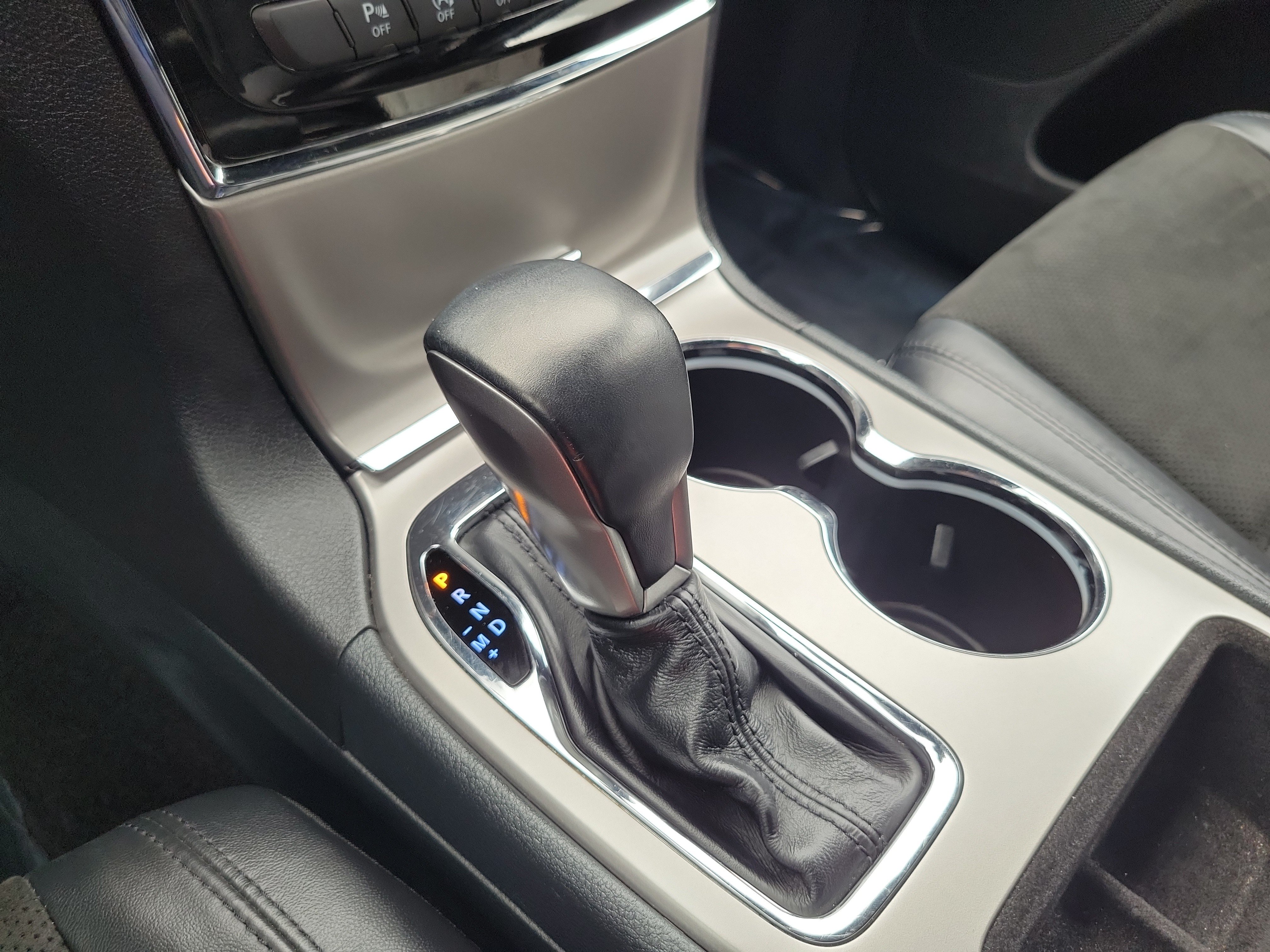 Used 2019 Jeep Grand Cherokee Altitude RWD image 23