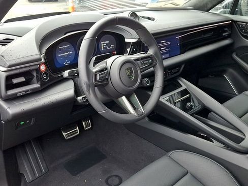 New 2026 Porsche Macan Turbo Electric image 4